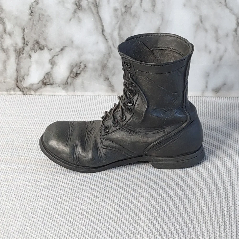 Just the Right Shoe By‎ Raine Military Boot Mini Ceramic Black Shoe Figurine